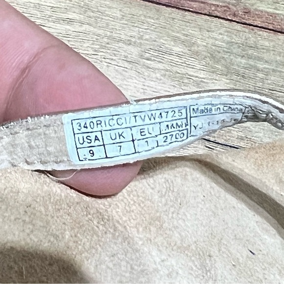 Vionic Ricci Thong Sandals - Picture 8 of 8